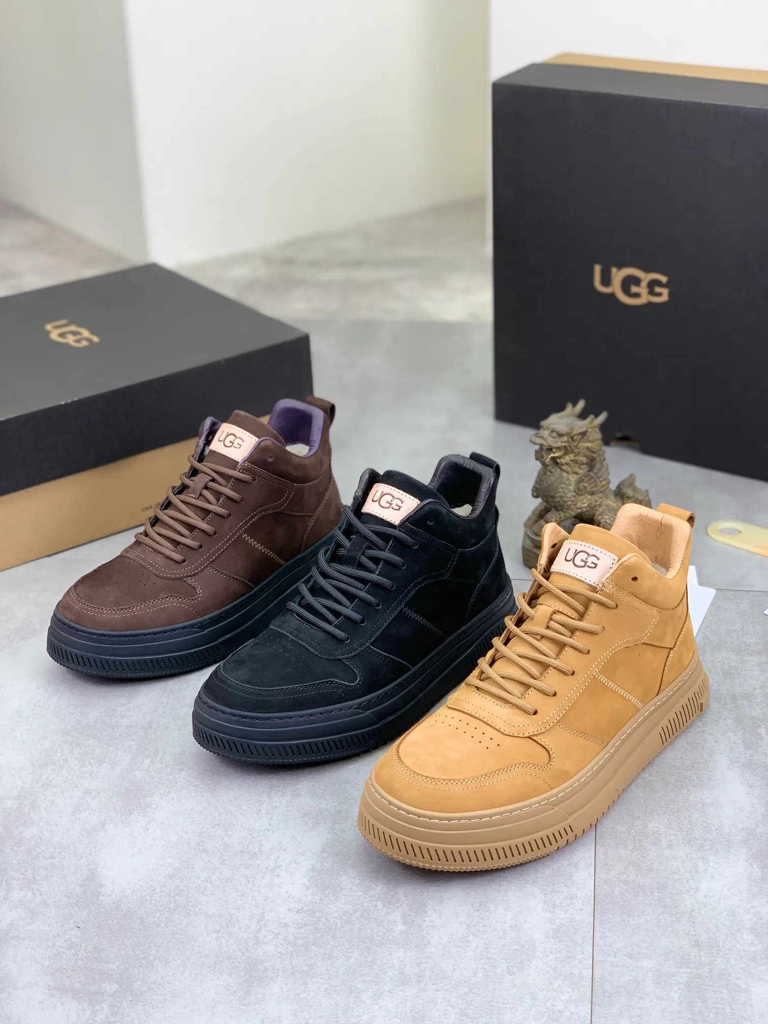 Men's Men's Shoes P620 [New Style] 💰 🆘 "Real Wool" [UGG] 👉 Popular men's shoes official website synchronization 🔰 Genuine quality [proud] is not comparable to the imitations in the general market 🌀 The upper is imported Italian frosted cowhide, and the lining: foot pad 🅰️ grade 🐑 real wool 👻 Only Grade A can show the effect The hand feels smooth and delicate 🔱The shoe shape is grand, only genuine factories can achieve it 🎄The perfect toughness of the original outsole 👻⬛️ allows customers to bid farewell to one-time consumption. Real wool lining, super warm. 3️⃣Colors available Sizes: 38-44